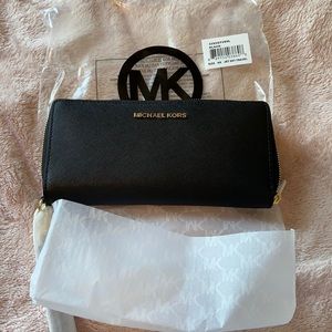 Michael Kors wristlet